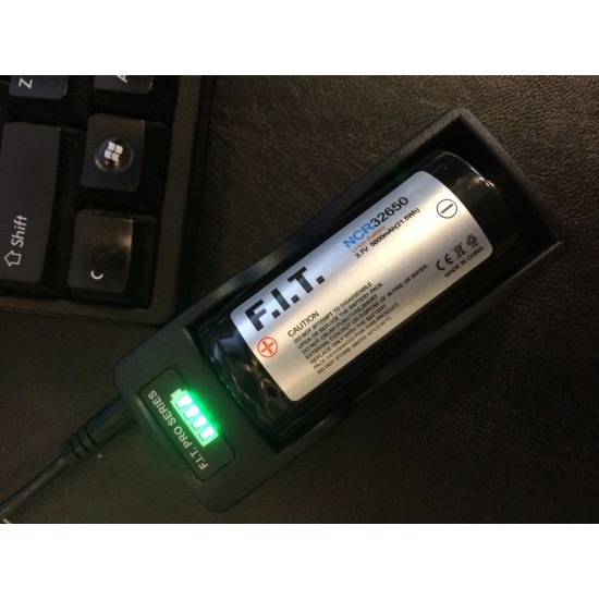 F.I.T. 32650 电池充电器 for LED 2600/2500/2400/1200 摄影灯