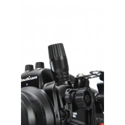 Nauticam M16 双用真空阀 (与低压充气软管兼容,可快速断开) Nauticam M16 双用真空阀 (与低压充气软管兼容,可快速断开)