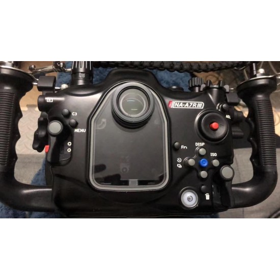 中古 Nauticam NA-A7RIII 广角套装包含230mm镜头罩与配件 #17420, #18812, #37305, #21160, #37145 中古 Nauticam NA-A7RIII 广角套装包含230mm镜头罩与配件 #17420, #18812, #37305, #21160, #37145